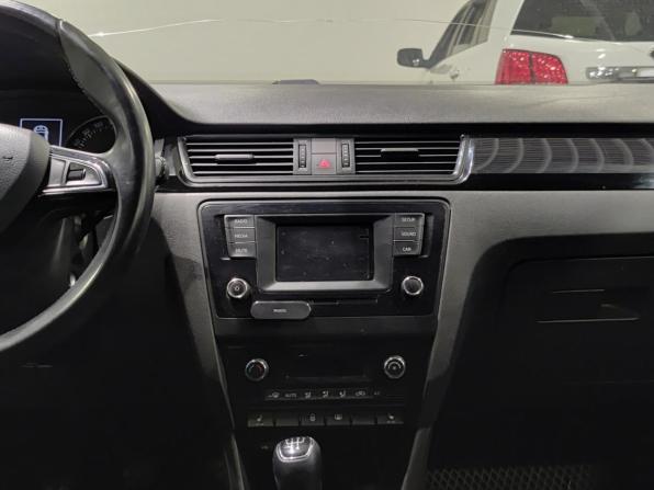 Skoda Rapid I с пробегом 2015 года, цена 1 050 000 рублей, 96314 км, лифтбек, Автокод Объявления