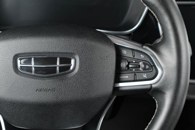Geely Atlas Pro с пробегом 2023 года, цена 2 959 000 рублей, 59900 км, внедорожник, Автокод Объявления