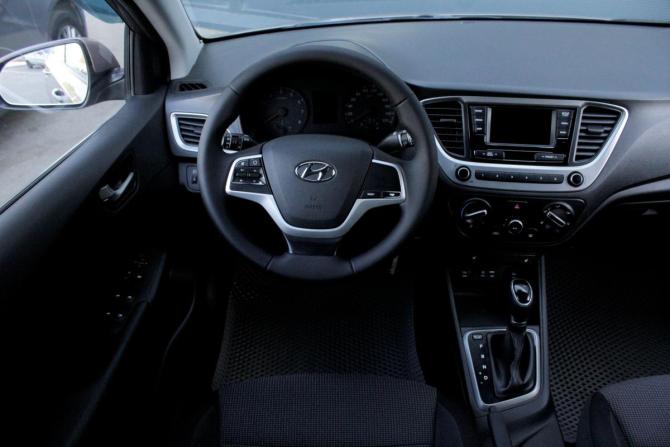 Hyundai Solaris II с пробегом 2018 года, цена 1 250 000 рублей, 179537 км, седан, Автокод Объявления