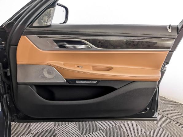 BMW 7 серии VI (G11/G12) с пробегом 2016 года, цена 3 000 000 рублей, 83571 км, седан, Автокод Объявления