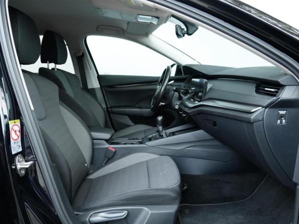 Skoda Octavia IV (A8) с пробегом 2021 года, цена 2 099 000 рублей, 76129 км, лифтбек, Автокод Объявления