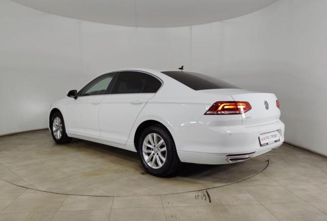 Volkswagen Passat B8 с пробегом 2018 года, цена 1 620 000 рублей, 193669 км, седан, Автокод Объявления