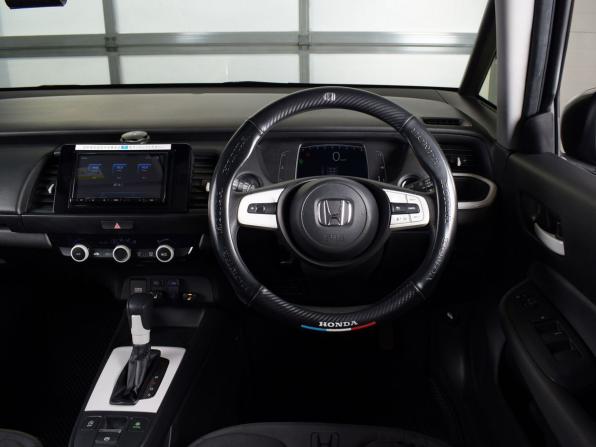 Honda Fit IV с пробегом 2022 года, цена 1 299 995 рублей, 98812 км, хэтчбек, Автокод Объявления
