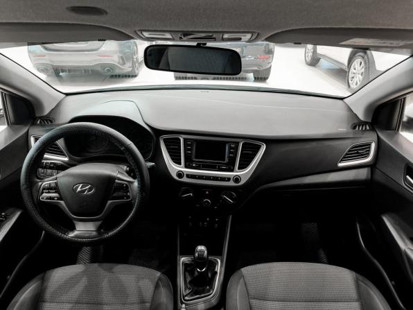 Hyundai Solaris II с пробегом 2017 года, цена 880 000 рублей, 243769 км, седан, Автокод Объявления