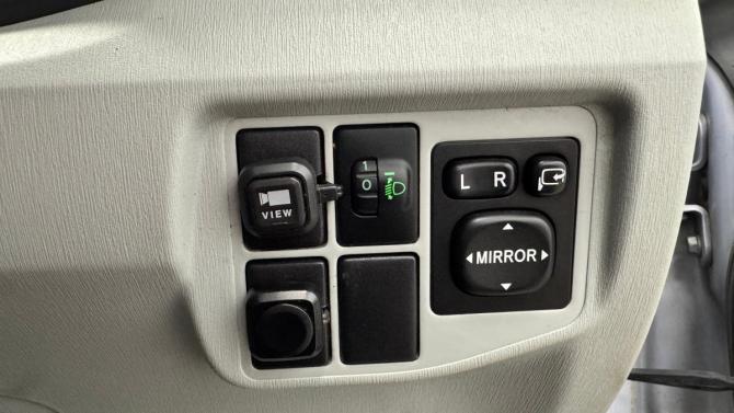 Toyota Prius III (XW30) с пробегом 2009 года, цена 790 000 рублей, 218880 км, лифтбек, Автокод Объявления