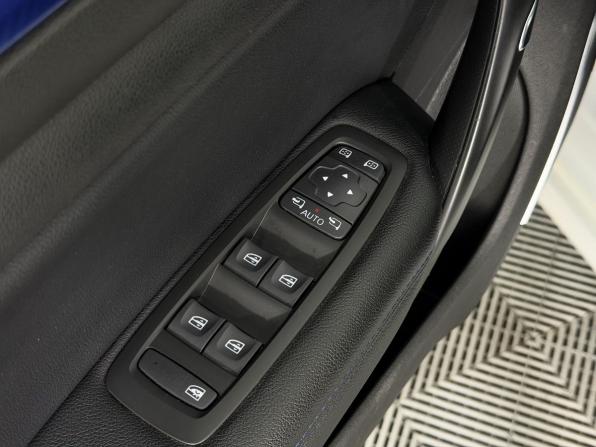 Renault Megane IV с пробегом 2020 года, цена 1 590 000 рублей, 112505 км, хэтчбек, Автокод Объявления