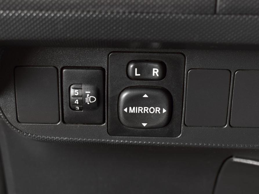 Toyota Auris I Кемерово  - изображение 18