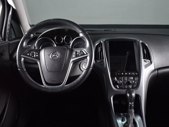Opel Astra J Рестайлинг с пробегом 2013 года, цена 829 995 рублей, 150733 км, хэтчбек, Автокод Объявления