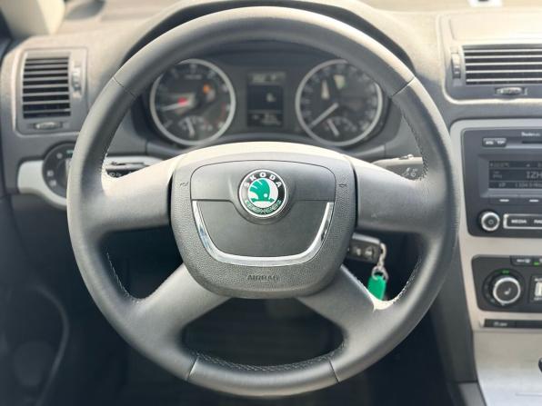 Skoda Octavia II (A5) Рестайлинг с пробегом 2012 года, цена 959 000 рублей, 170321 км, лифтбек, Автокод Объявления