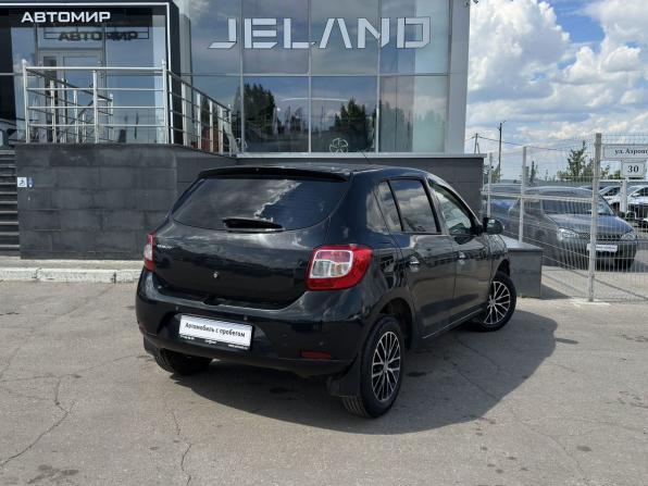 Renault Sandero II с пробегом 2015 года, цена 600 000 рублей, 176234 км, хэтчбек, Автокод Объявления