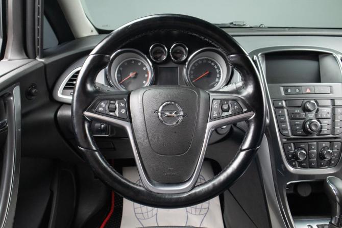 Opel Astra J Рестайлинг с пробегом 2014 года, цена 1 089 000 рублей, 170000 км, хэтчбек, Автокод Объявления