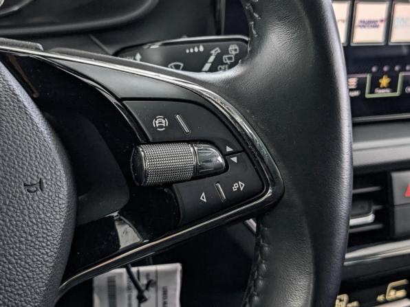 Skoda Rapid II с пробегом 2022 года, цена 2 010 000 рублей, 76295 км, лифтбек, Автокод Объявления