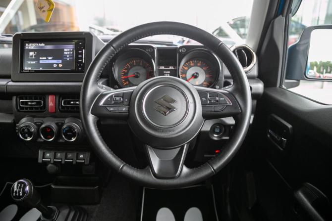 Suzuki Jimny IV с пробегом 2021 года, цена 1 727 000 рублей, 25100 км, внедорожник, Автокод Объявления