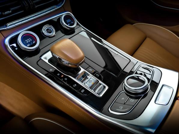Hongqi H9 I с пробегом 2021 года, цена 3 430 000 рублей, 80215 км, седан, Автокод Объявления