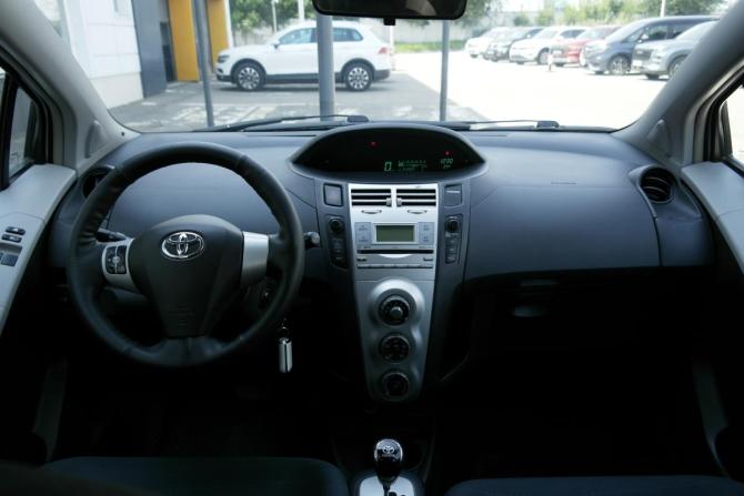 Toyota Yaris II с пробегом 2008 года, цена 485 000 рублей, 215000 км, хэтчбек, Автокод Объявления