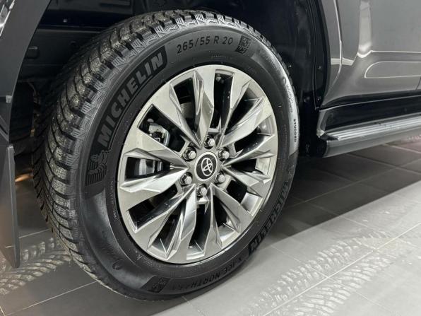 Toyota Land Cruiser 300 Series с пробегом 2021 года, цена 11 987 000 рублей, 8000 км, внедорожник, Автокод Объявления