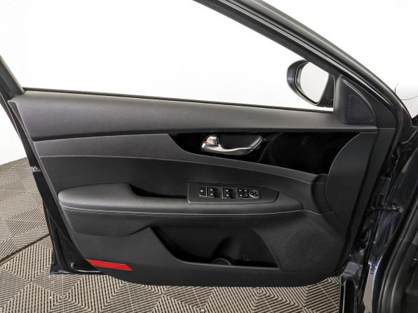 Kia Cerato IV Рестайлинг с пробегом 2021 года, цена 2 250 000 рублей, 28605 км, седан, Автокод Объявления