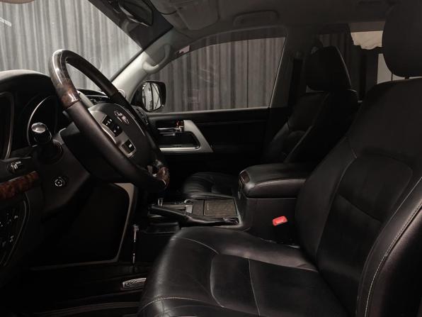 Toyota Land Cruiser 200 Series Рестайлинг 1 с пробегом 2012 года, цена 3 550 000 рублей, 195000 км, внедорожник, Автокод Объявления