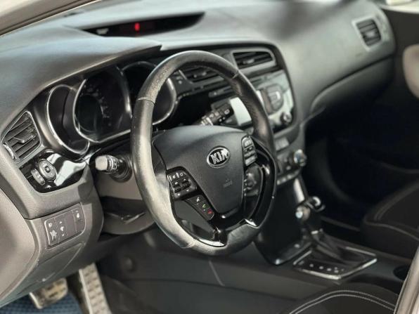 Kia Ceed II с пробегом 2013 года, цена 1 095 000 рублей, 185749 км, хэтчбек, Автокод Объявления