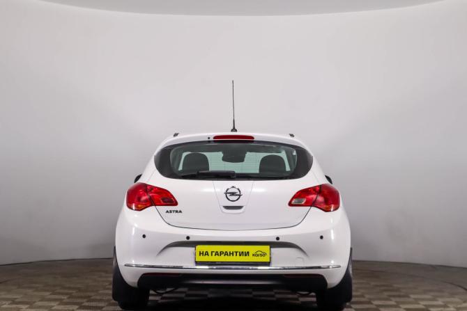 Opel Astra J Рестайлинг с пробегом 2014 года, цена 799 000 рублей, 198000 км, хэтчбек, Автокод Объявления