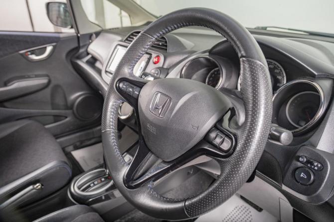 Honda Fit Shuttle I Рестайлинг с пробегом 2014 года, цена 999 000 рублей, 150100 км, универсал, Автокод Объявления