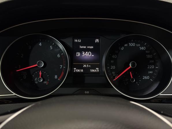Volkswagen Passat B8 с пробегом 2016 года, цена 1 399 000 рублей, 210578 км, седан, Автокод Объявления