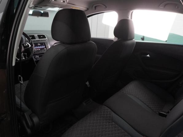 Volkswagen Polo V Рестайлинг с пробегом 2019 года, цена 1 569 000 рублей, 98334 км, седан, Автокод Объявления