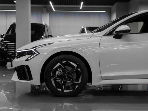 Kia K5 III Рестайлинг с пробегом 2026 года, цена 4 700 000 рублей, 11 км, седан, Автокод Объявления