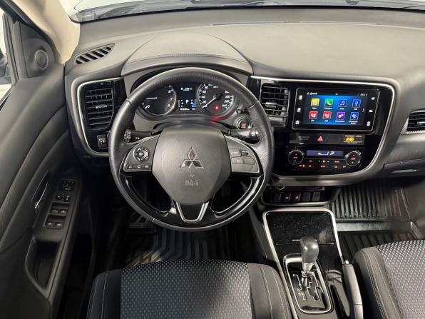 Mitsubishi Outlander III Рестайлинг 2 с пробегом 2018 года, цена 1 819 800 рублей, 132600 км, внедорожник, Автокод Объявления