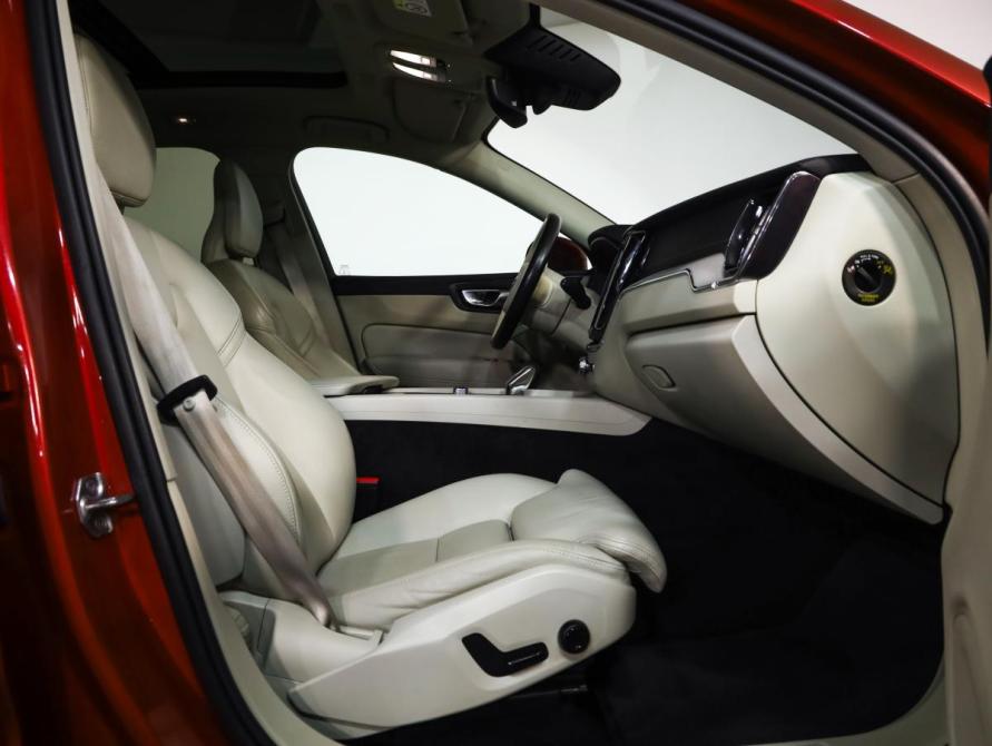 Volvo XC60 II Рестайлинг Санкт-Петербург  - изображение 30