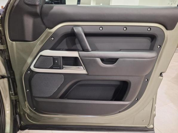 Land Rover Defender II с пробегом 2020 года, цена 6 850 000 рублей, 87145 км, внедорожник, Автокод Объявления