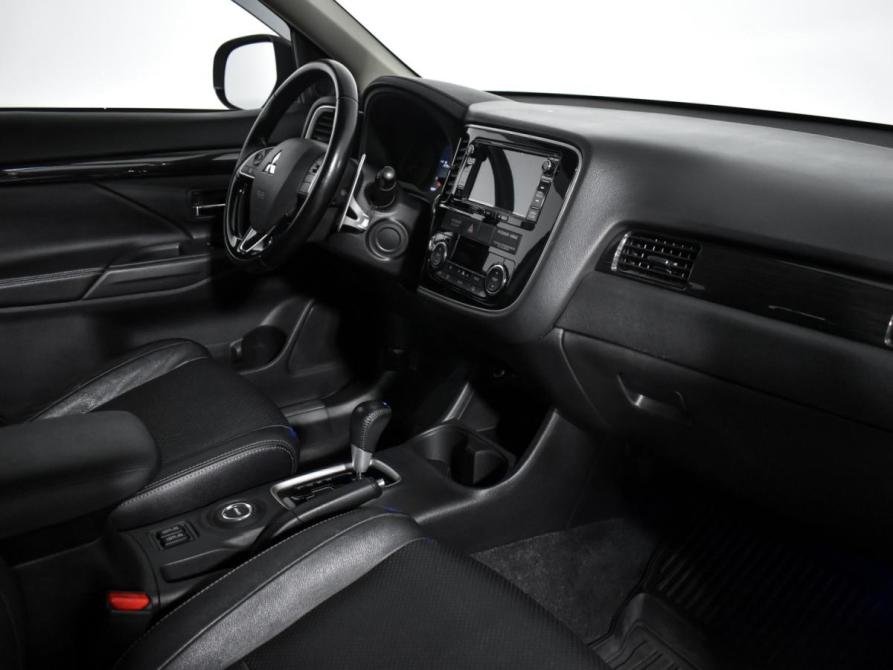 Mitsubishi Outlander III Рестайлинг 2 Санкт-Петербург  - изображение 10