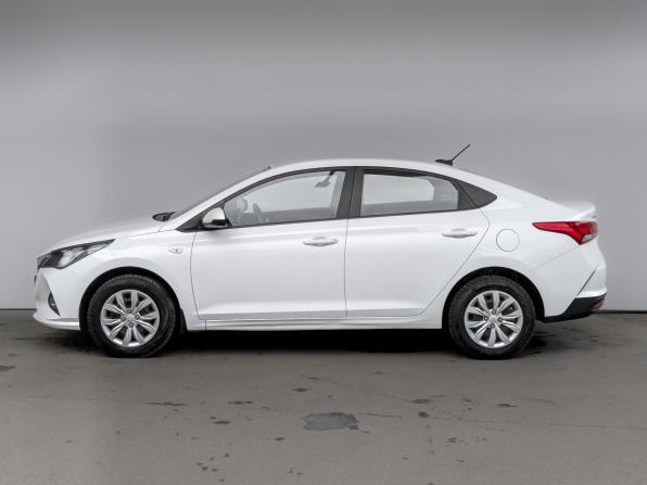 Hyundai Solaris II Рестайлинг с пробегом 2022 года, цена 1 670 000 рублей, 79311 км, седан, Автокод Объявления