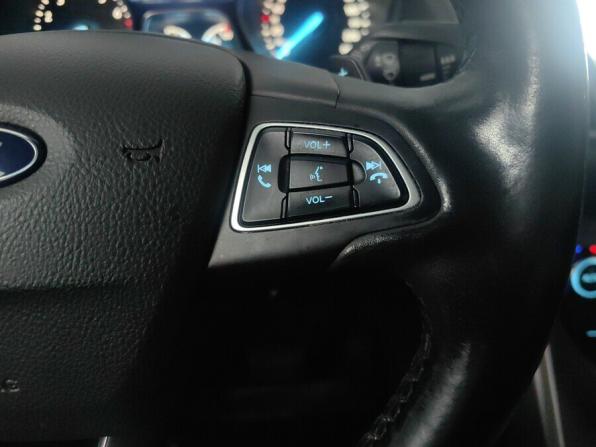 Ford Kuga II Рестайлинг с пробегом 2018 года, цена 1 368 000 рублей, 233780 км, внедорожник, Автокод Объявления