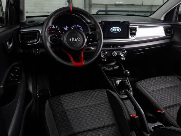 Kia Rio IV (Global market) с пробегом 2018 года, цена 1 049 000 рублей, 162445 км, хэтчбек, Автокод Объявления