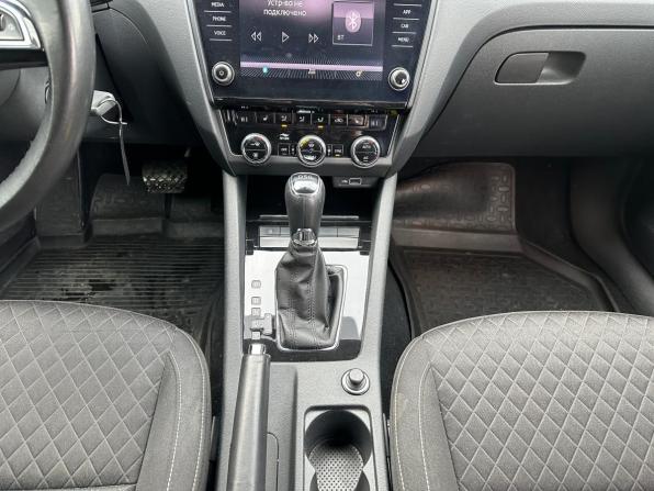 Skoda Octavia III (A7) Рестайлинг с пробегом 2018 года, цена 2 140 000 рублей, 73830 км, лифтбек, Автокод Объявления