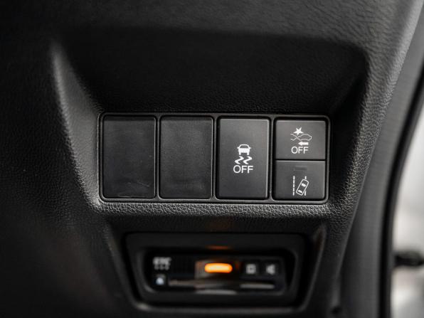 Honda Stepwgn V Рестайлинг с пробегом 2018 года, цена 2 150 000 рублей, 101747 км, минивэн, Автокод Объявления