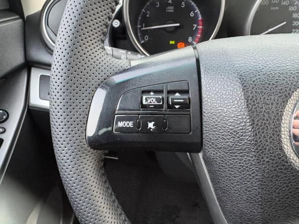 Mazda 3 II (BL) Рестайлинг с пробегом 2013 года, цена 900 000 рублей, 185000 км, седан, Автокод Объявления