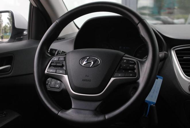 Hyundai Solaris II с пробегом 2019 года, цена 1 575 000 рублей, 57259 км, седан, Автокод Объявления