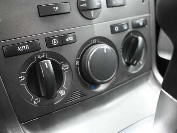 Opel Antara I с пробегом 2008 года, цена 829 900 рублей, 243000 км, внедорожник, Автокод Объявления