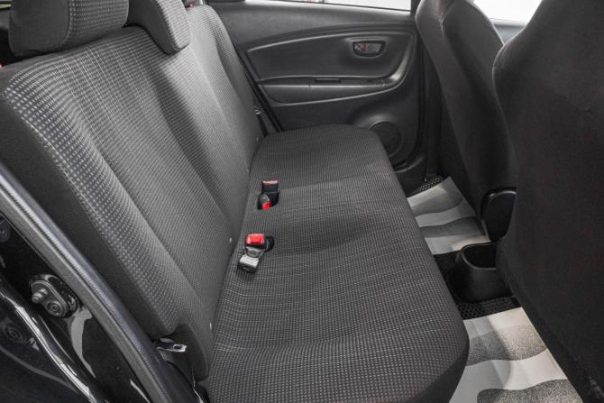Toyota Vitz III (XP130) Рестайлинг 2 с пробегом 2017 года, цена 929 000 рублей, 78000 км, хэтчбек, Автокод Объявления