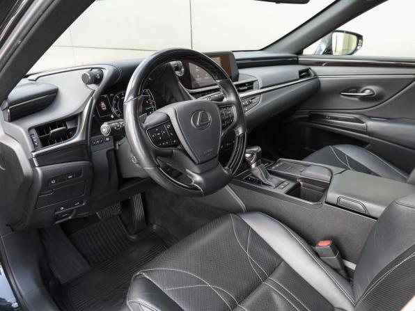 Lexus ES VII с пробегом 2018 года, цена 3 380 000 рублей, 147299 км, седан, Автокод Объявления