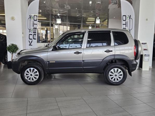 Chevrolet Niva I Рестайлинг с пробегом 2017 года, цена 799 000 рублей, 93530 км, внедорожник, Автокод Объявления