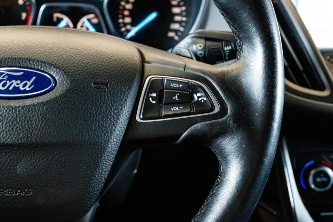 Ford Kuga II Рестайлинг с пробегом 2017 года, цена 1 449 000 рублей, 171555 км, внедорожник, Автокод Объявления