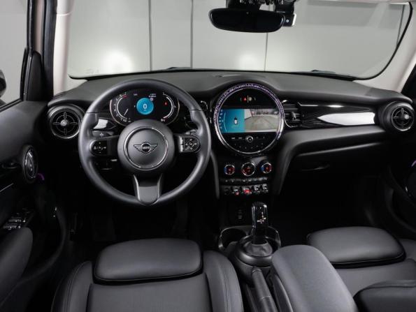 Mini Hatch III (F55/F56) Рестайлинг 2 с пробегом 2022 года, цена 3 149 000 рублей, 16192 км, хэтчбек, Автокод Объявления