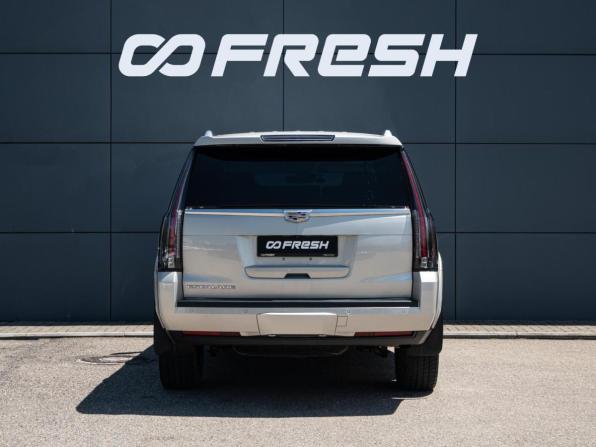 Cadillac Escalade IV с пробегом 2016 года, цена 5 200 000 рублей, 94143 км, внедорожник, Автокод Объявления