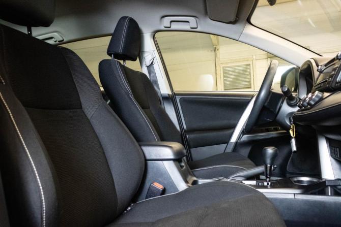 Toyota RAV4 IV (XA40) с пробегом 2015 года, цена 1 879 000 рублей, 174547 км, внедорожник, Автокод Объявления