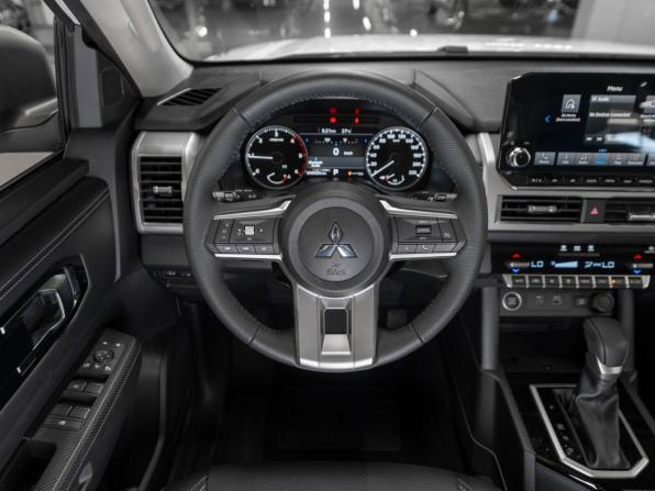 Mitsubishi L200 VI с пробегом 2025 года, цена 5 300 000 рублей, 50 км, пикап, Автокод Объявления