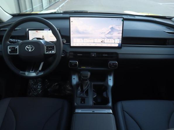 Toyota RAV4 VI (XA60) с пробегом 2026 года, цена 4 260 000 рублей, 10 км, внедорожник, Автокод Объявления