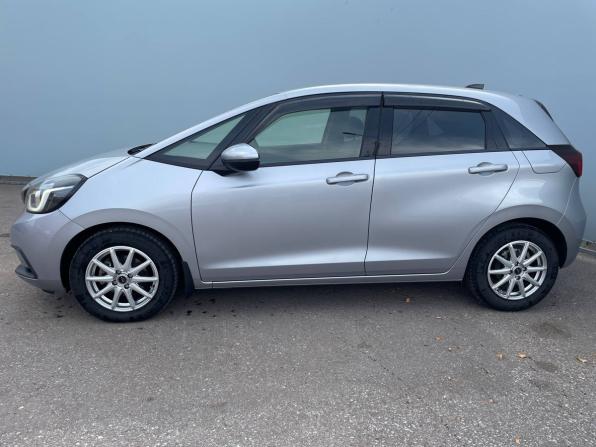 Honda Fit IV с пробегом 2020 года, цена 1 370 000 рублей, 72048 км, хэтчбек, Автокод Объявления